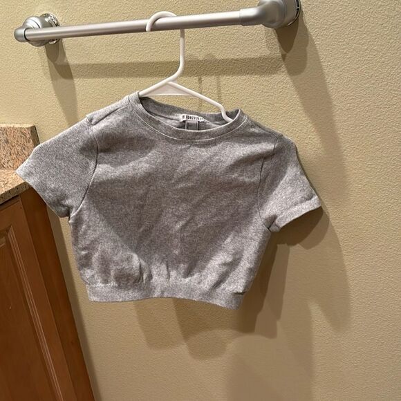 Forever 21 grey crop top - Picture 1 of 6